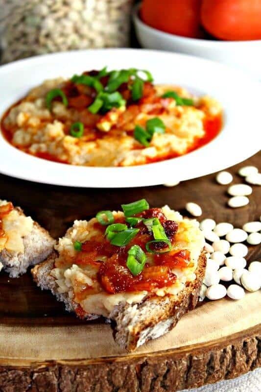 white bean dip with caramelized onions