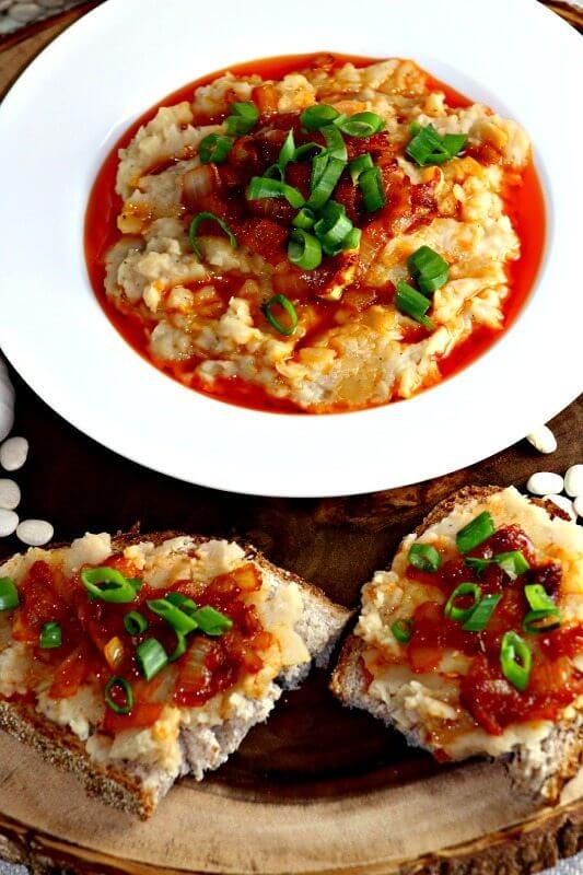 white bean dip with caramelized onions