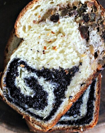 Poppy Seed and Walnut Roll Bread