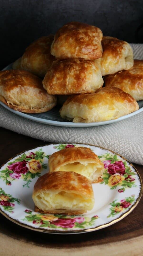 Puff pastry cheese pockets image.