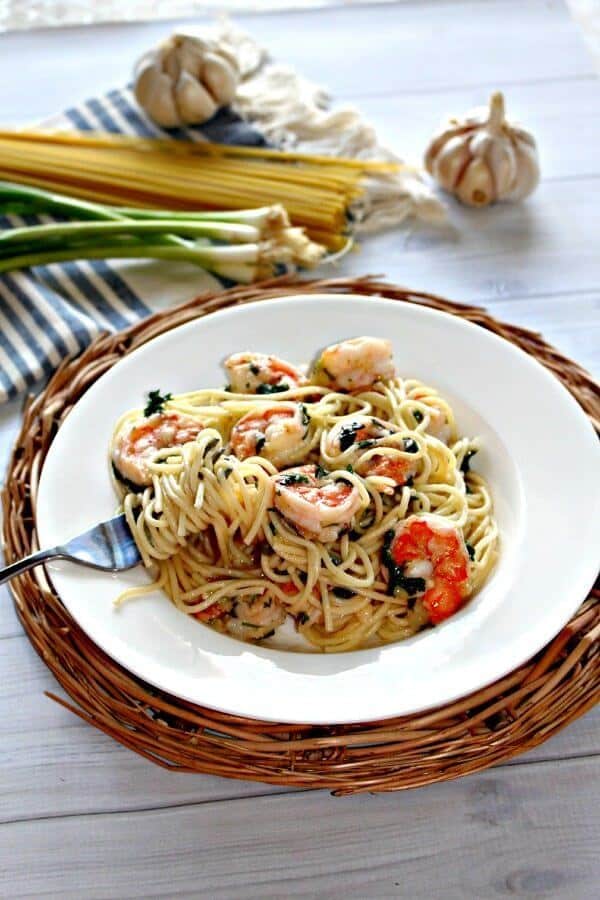 Garlic Shrimp Pasta - Easy Dinner - Sweet and Savory Meals