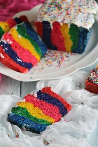 Rainbow Bundt Cake [video] - Sweet and Savory Meals