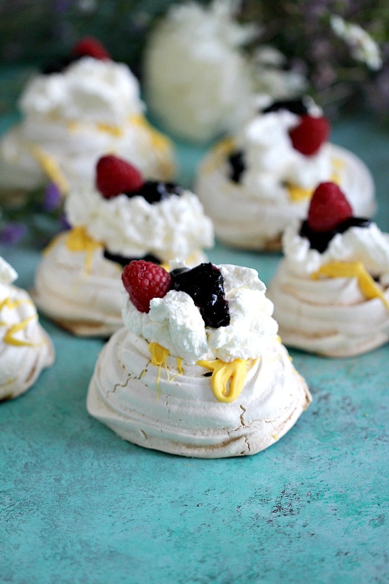 Mini Pavlovas with Lemon Curd Recipe - Sweet and Savory Meals