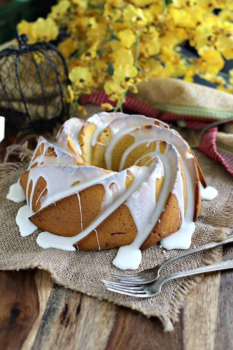  Gâteau au Beurre de Citrouille Avec Glaçage au Rhum 