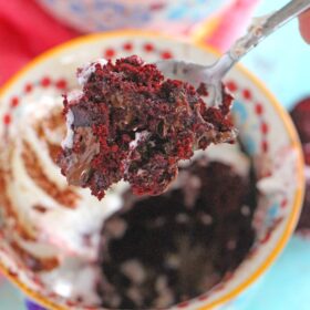 5 minutes, few ingredients and 1 bowl is what you need to make this Nutella Stuffed Red Velvet Mug Cake that has been perfectly portioned for two!