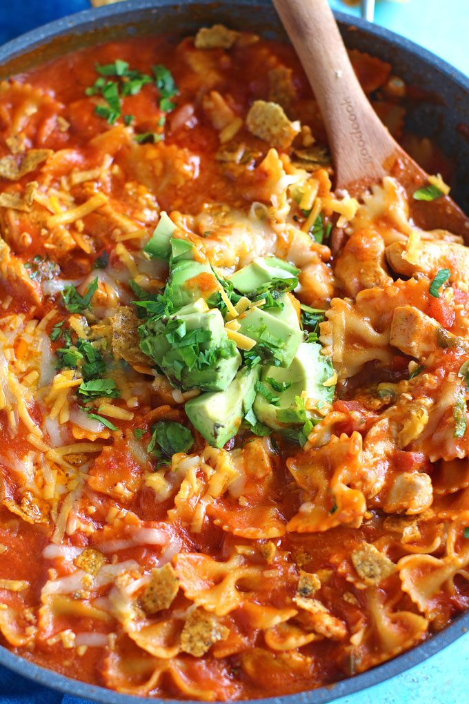 Chicken Enchilada Pasta is a hearty, easy and delicious weeknight meal, made with just a few ingredients and ready in 30 minutes.