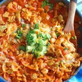 Chicken Enchilada Pasta is a hearty, easy and delicious weeknight meal, made with just a few ingredients and ready in 30 minutes.