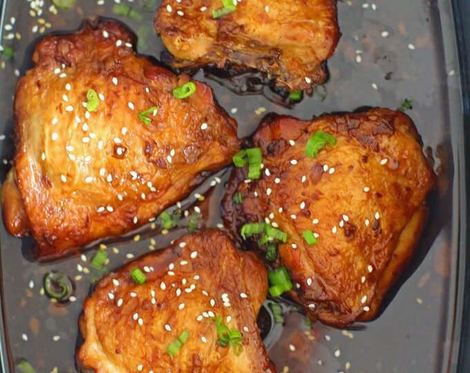 Slow Cooker Garlic Sesame Chicken is very easy to make and full of flavor. Loaded with lots of garlic and perfectly juicy.