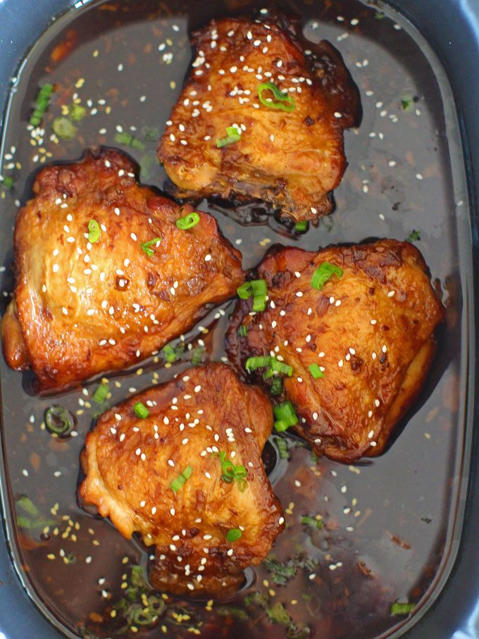 Slow Cooker Garlic Sesame Chicken is very easy to make and full of flavor. Loaded with lots of garlic and perfectly juicy.