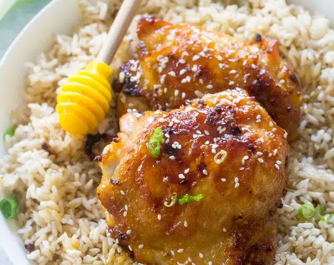 Honey Garlic Mustard Chicken made with just 6 ingredients and in one pan only, makes weeknight dinners easy, delicious and budget friendly.