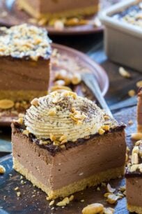 Creamy No Bake Chocolate Peanut Butter Cheesecake with an amazing creamy texture and peanut butter chocolate flavor.