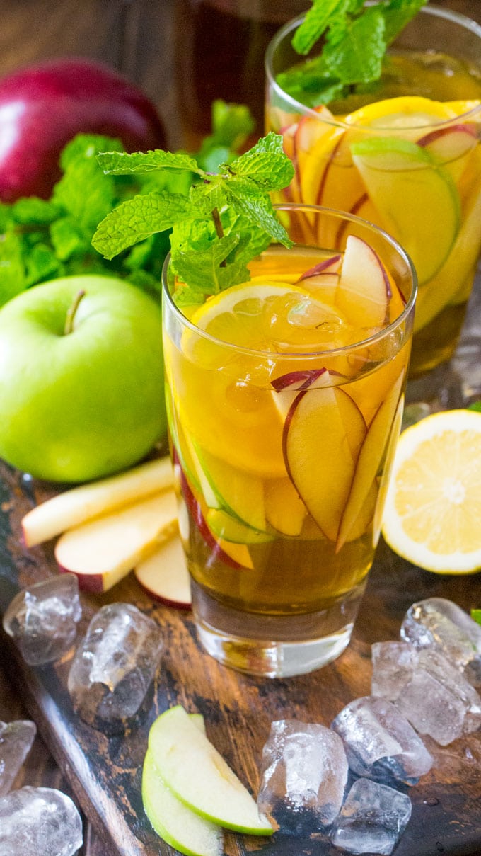 Perfect Boozy Apple Iced Tea is bright and refreshing, this is the perfect fall cocktail.