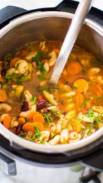 Instant Pot Minestrone Soup [VIDEO] - Sweet and Savory Meals