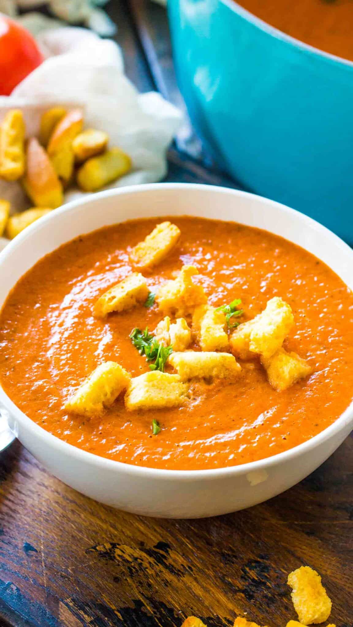 Panera Bread Creamy Tomato Soup Copycat [VIDEO] - Sweet And Savory Meals