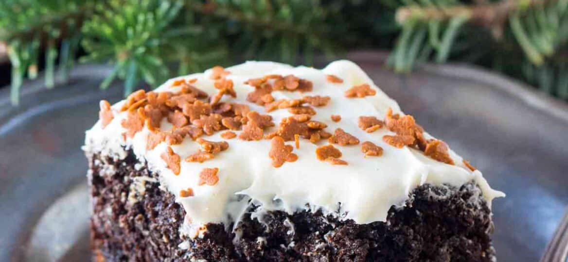 Gingerbread recipe perfect for the holidays. A very easy to make, fluffy, sweet and spiced cake, topped with delicious cream cheese frosting.