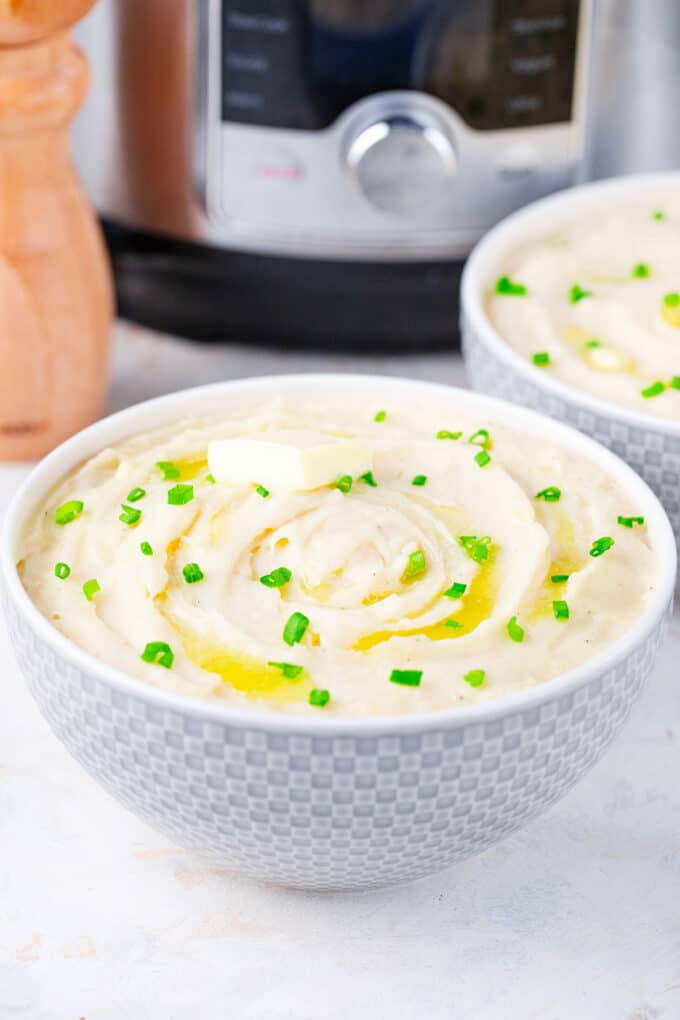 A bowl of creamy Instant Pot mashed potatoes.