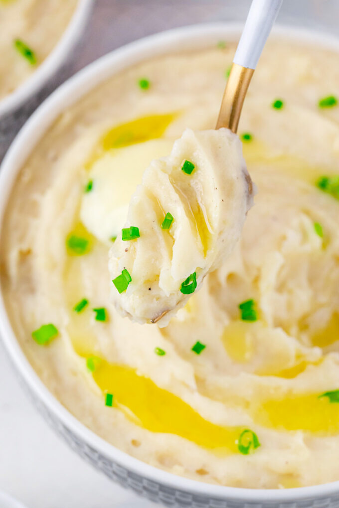Fluffy Instant Pot mashed potatoes.