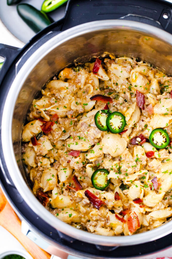 Overhead shot of instant pot jalapeno popper pasta.