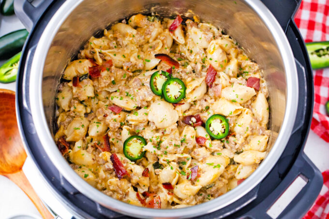 Cheesy jalapeno popper pasta in the Instant Pot.