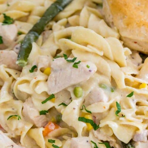 Instant Pot Chicken Pot Pie Pasta [video] - Sweet and Savory Meals