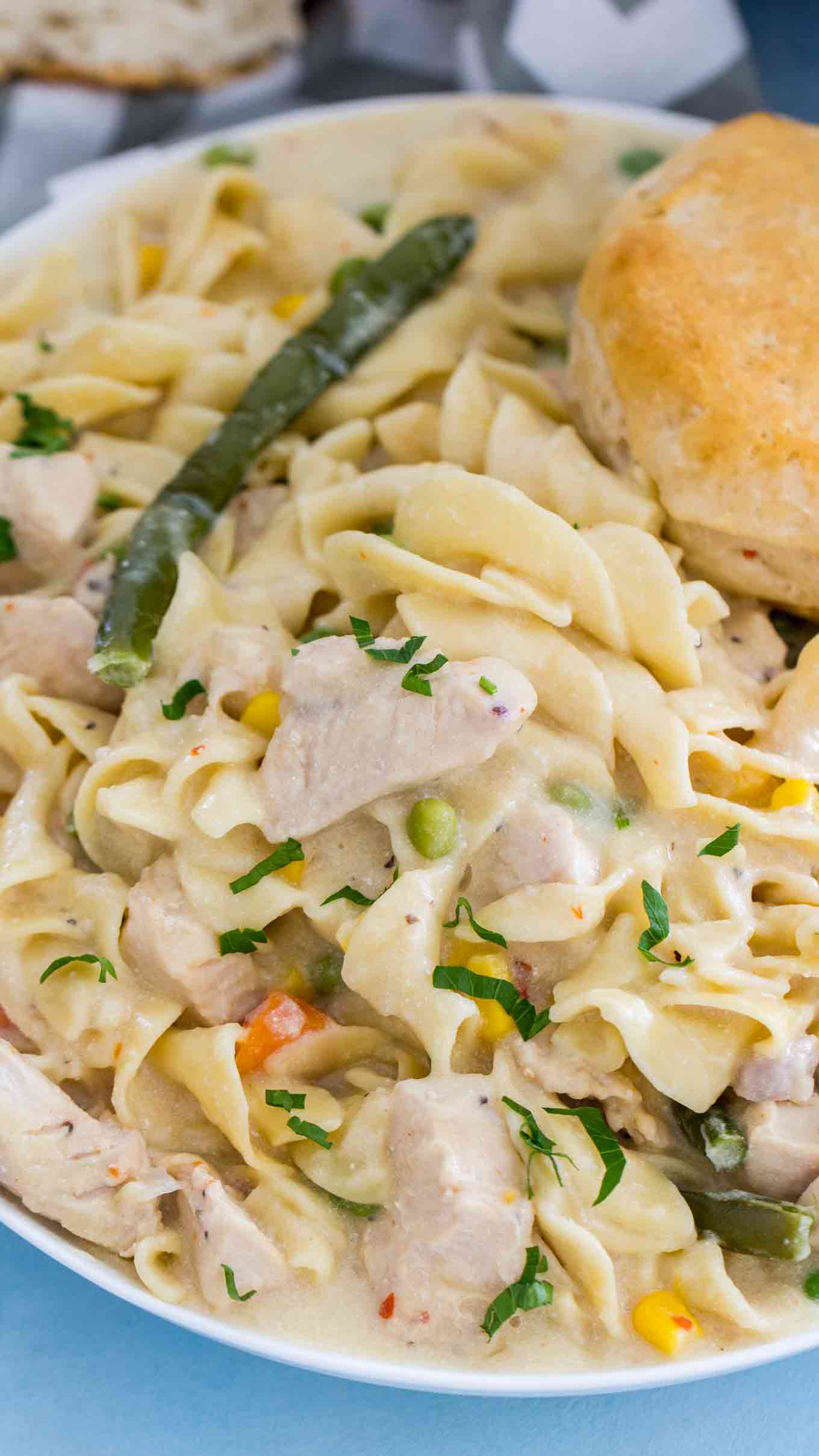 Instant Pot Chicken Pot Pie Pasta [video] - Sweet and Savory Meals