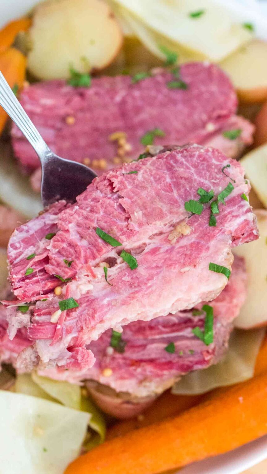 Slow Cooker Corned Beef with Cabbage [VIDEO] S&SM
