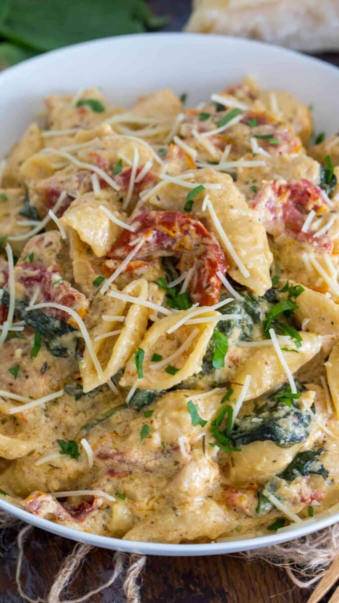 tuscan chicken pasta with pasta shells and sun dried tomatoes