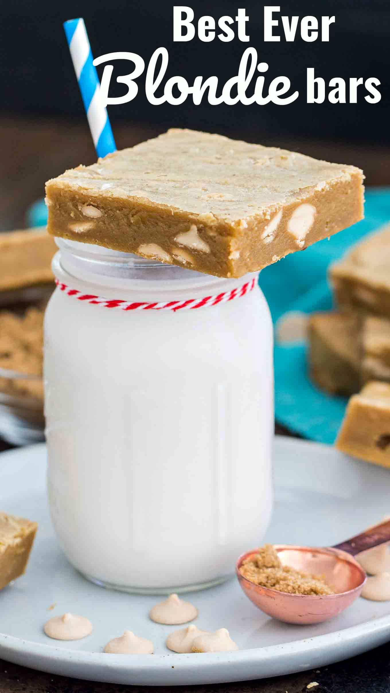 Best Blondie Recipe to make the most ooey gooey and chewy blondies. Easy to make in one bowl, these blondies are rich, indulgent and flavorful. #blondie #blondies #dessertrecipes #easyrecipes #sweetandsavorymeals Best Blondie Recipe