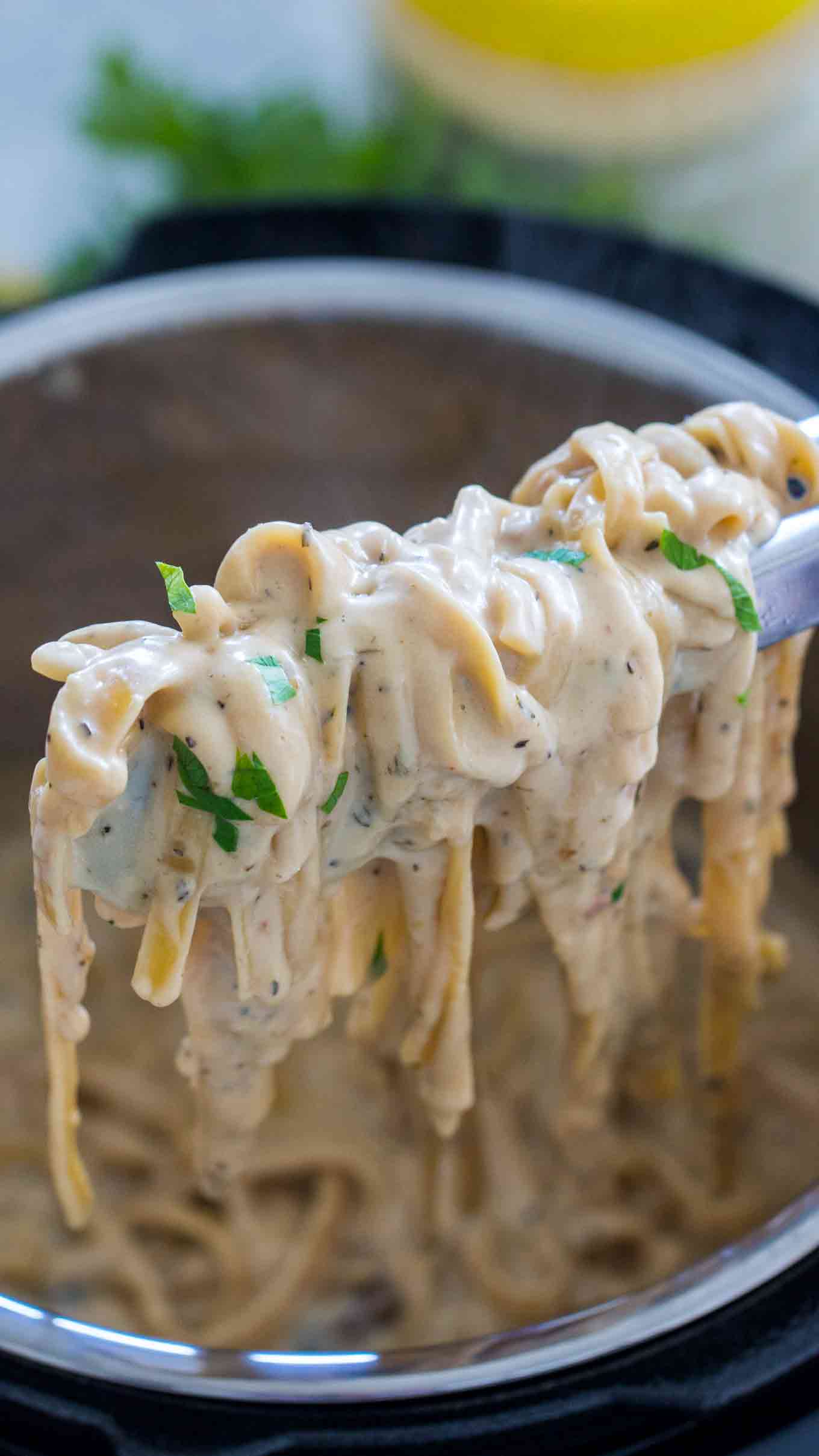 Easy Instant Pot Alfredo Sauce Fettuccine