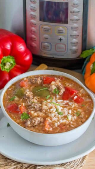 https://sweetandsavorymeals.com/instant-pot-stuffed-pepper-soup/