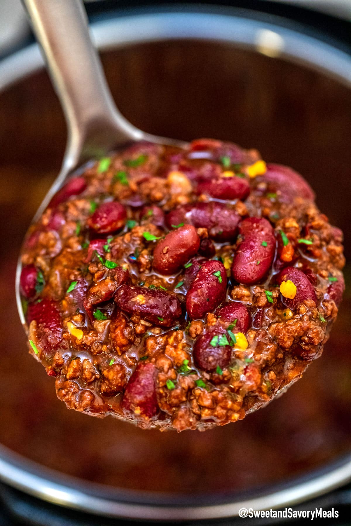 https://sweetandsavorymeals.com/wp-content/uploads/2018/10/instant-pot-chili.jpg