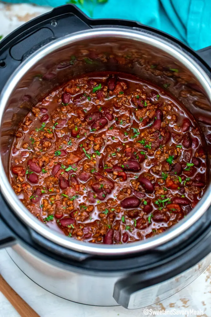 Cooked chili in the instant pot