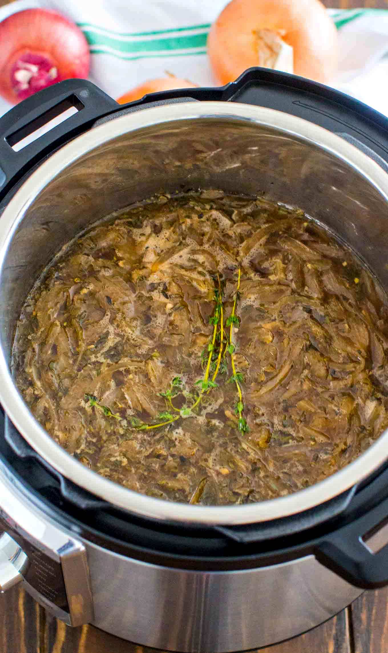 Instant Pot French Onion Soup Recipe [VIDEO] S&SM