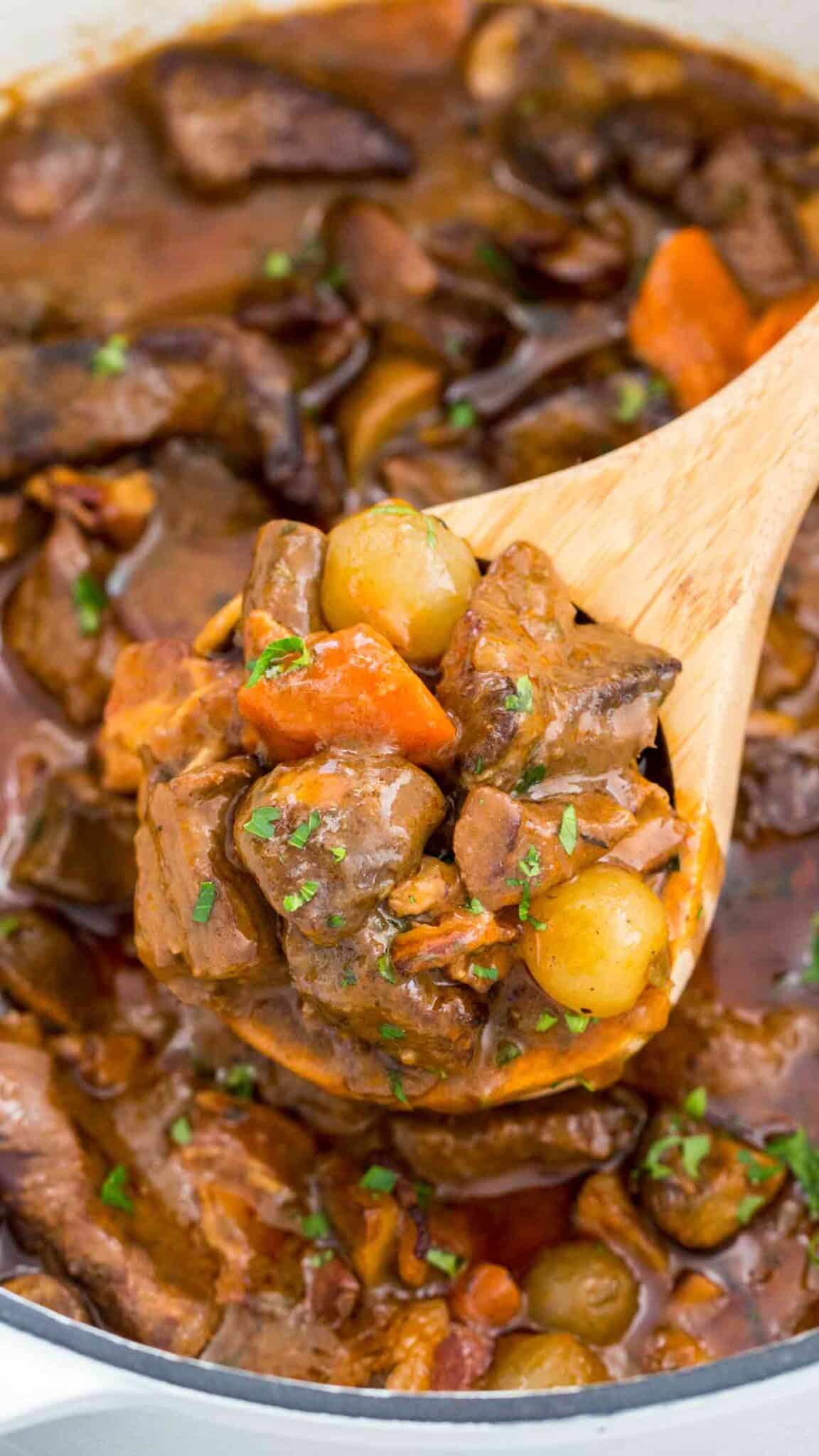 https://sweetandsavorymeals.com/wp-content/uploads/2018/12/Beef-Bourguignon-Recipe-8-scaled.jpg