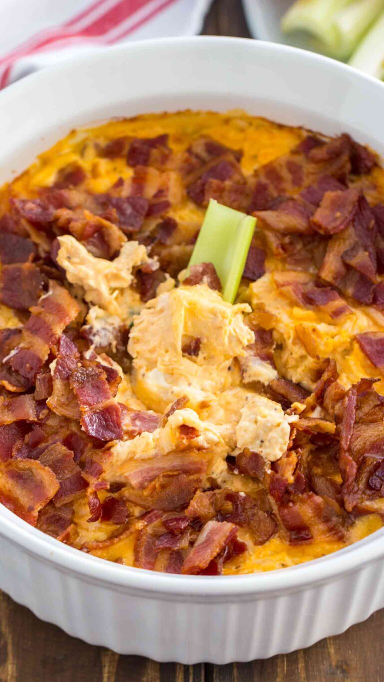 Buffalo Crack Chicken Dip [Video] Sweet and Savory Meals