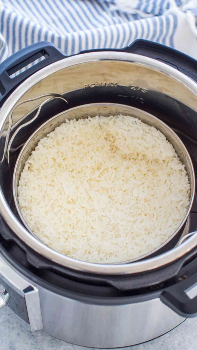 Cooked white rice in the instant pot