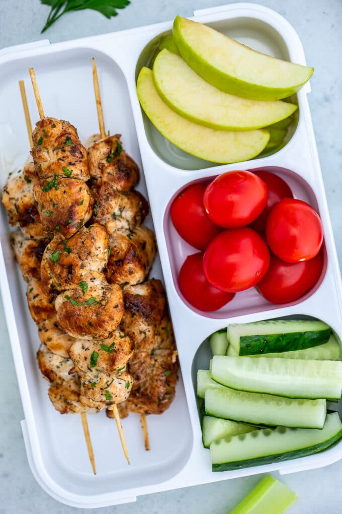 Keto Italian Chicken Skewers in a lunch box