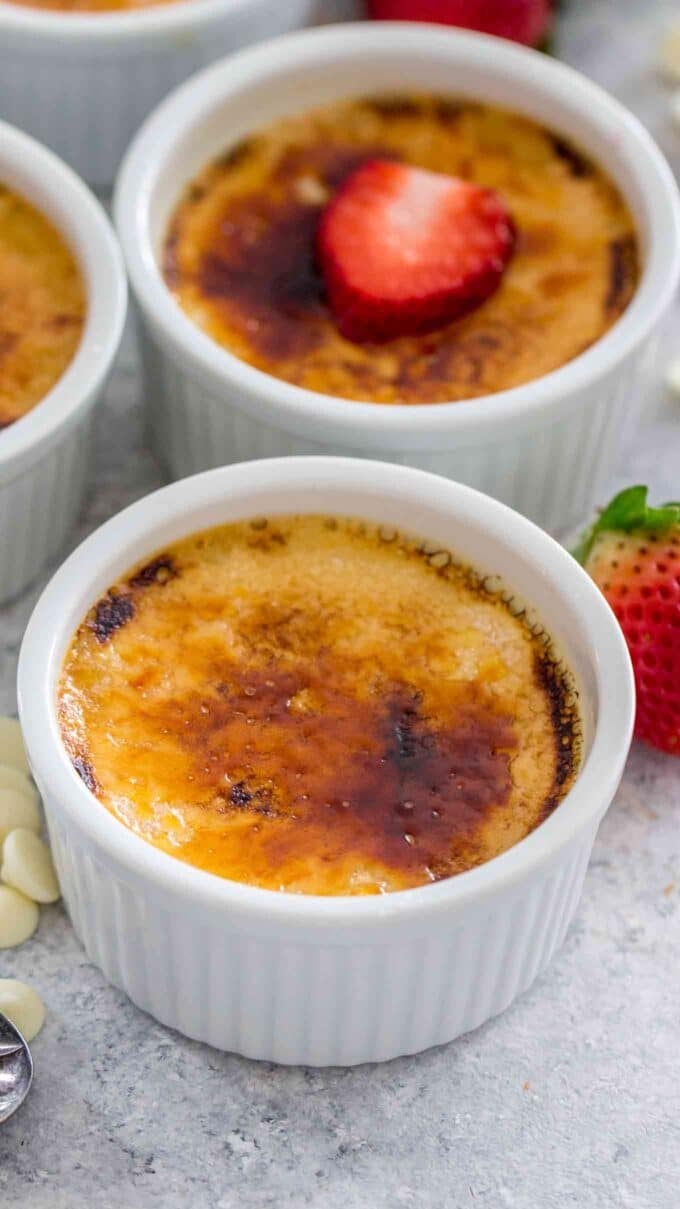 White Chocolate Creme Brulee [VIDEO] - Sweet and Savory Meals