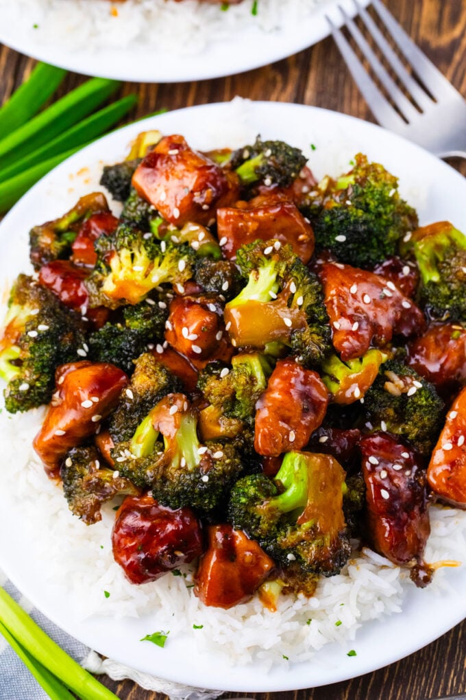 Perfectly cooked, sticky teriyaki chicken and broccoli ove rice.