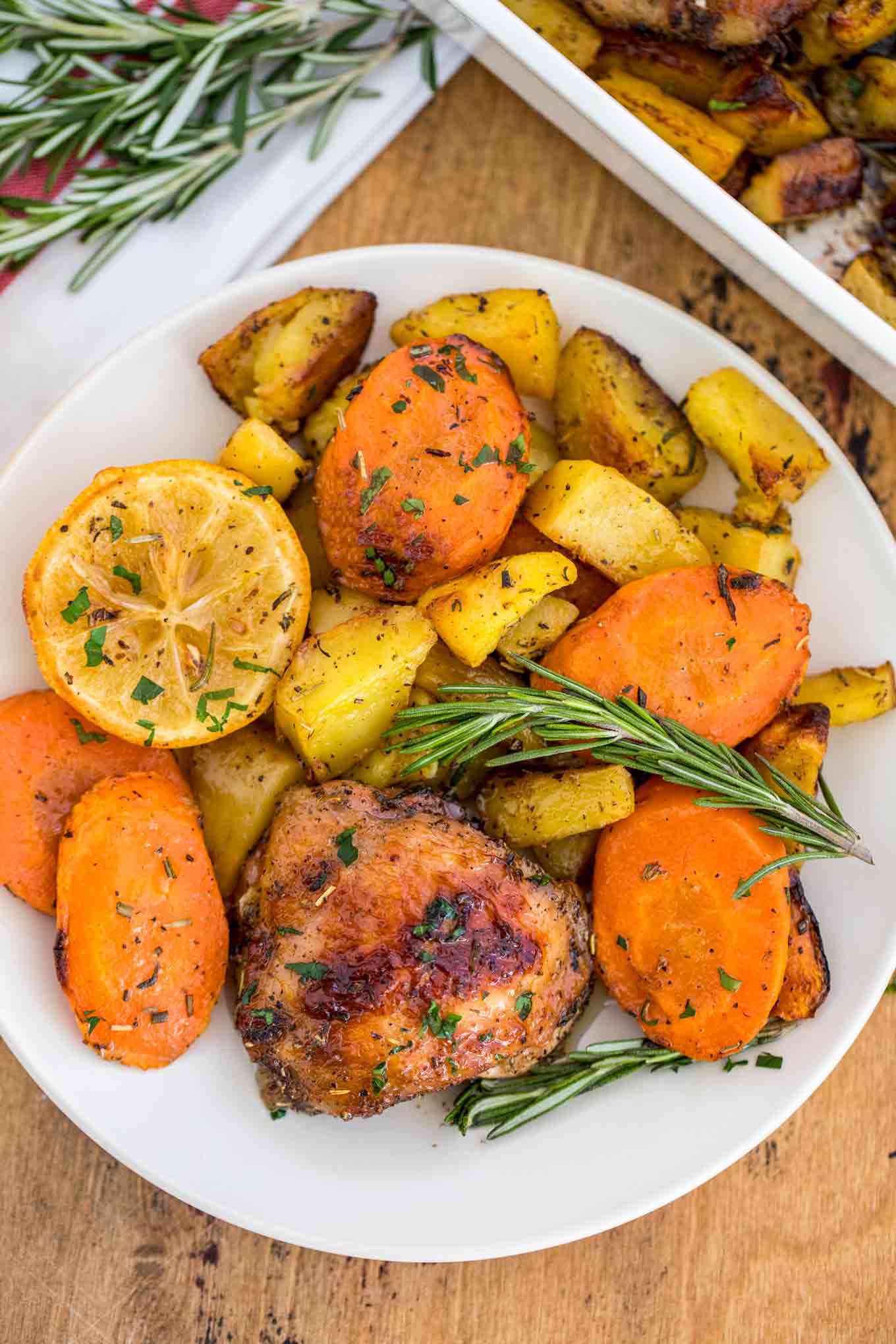 Italian Chicken and Potatoes [Video] - Sweet and Savory Meals