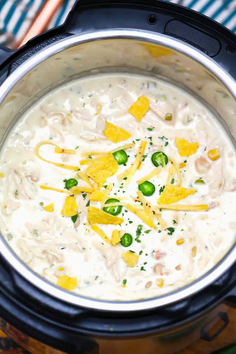 Instant Pot White Chicken Chili [Video] - Sweet and Savory Meals