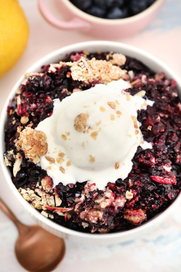 Blueberry Crisp Recipe [Video] - Sweet And Savory Meals