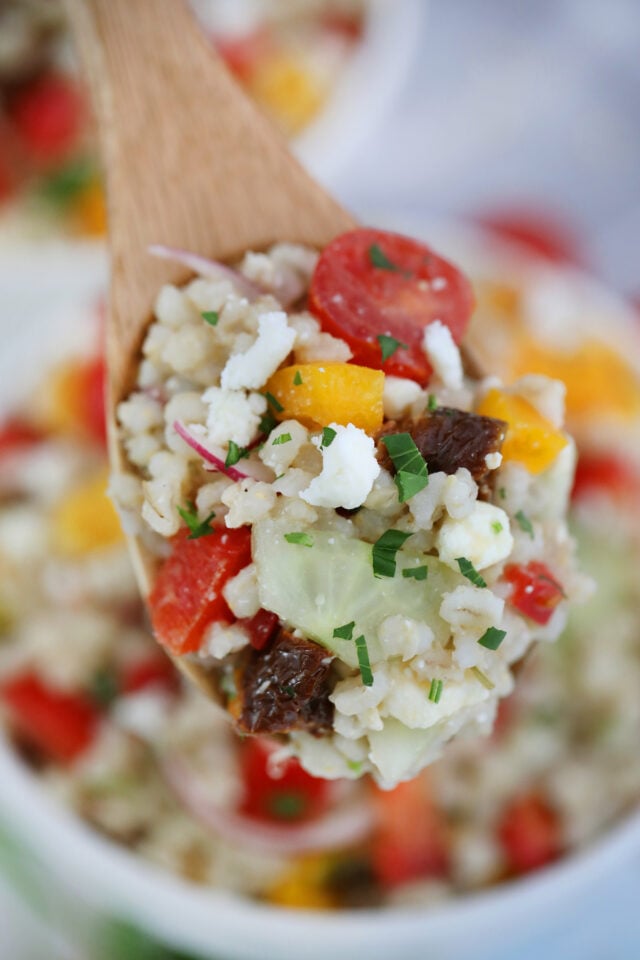 Farro Salad Recipe [video] Sweet and Savory Meals