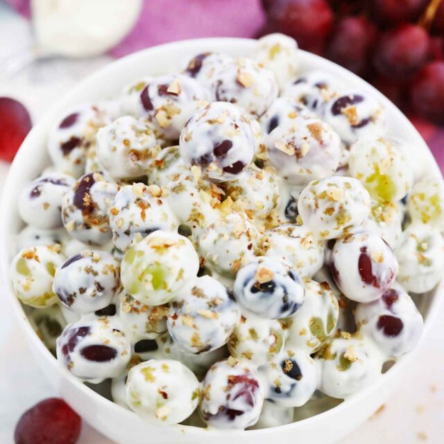 Creamy Grape Salad Recipe [video] - Sweet and Savory Meals