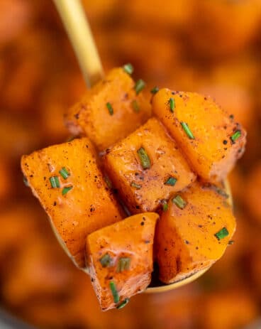 Butternut Squash is a highly versatile and healthy recipe that you can make all year around. You can even make this into a side dish with just three other ingredients! #butternutsquash #sidedish #veganrecipes #vegetarianrecipes #healthyrecipes #sweetandsavorymeals