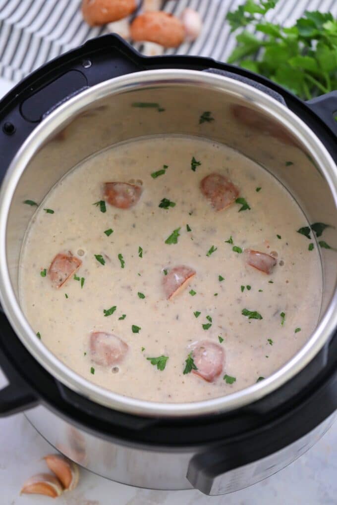 Image of instant pot cream of mushroom soup.