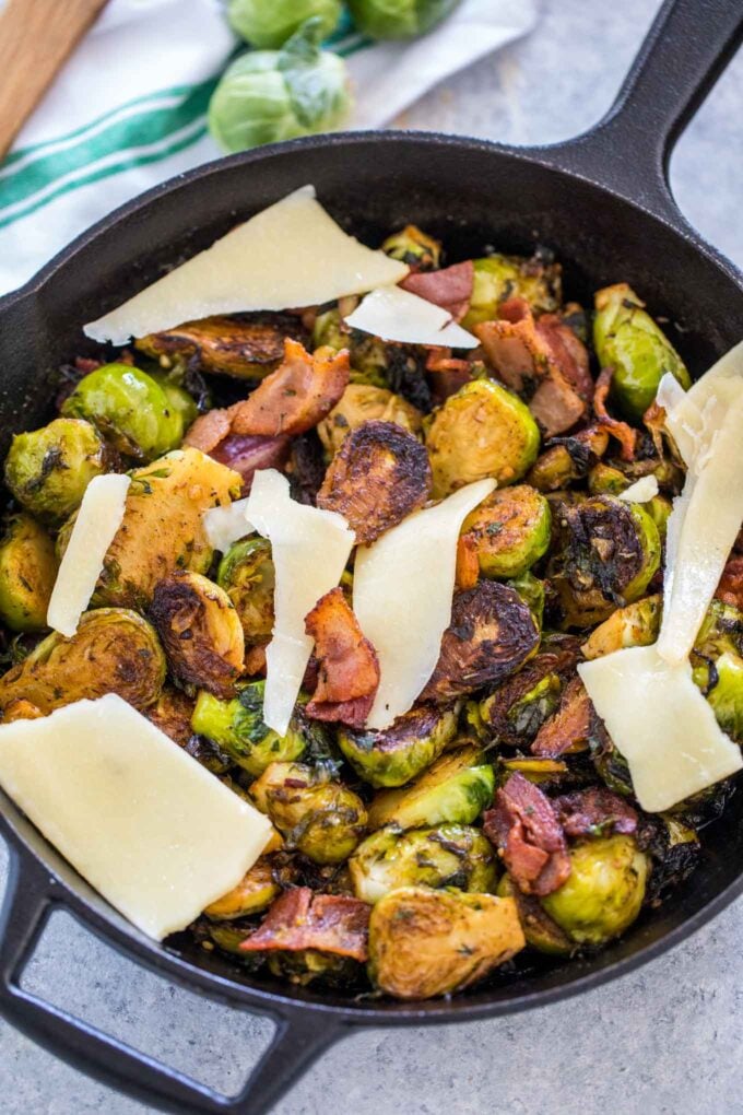 Image of keto brussels sprouts with bacon.