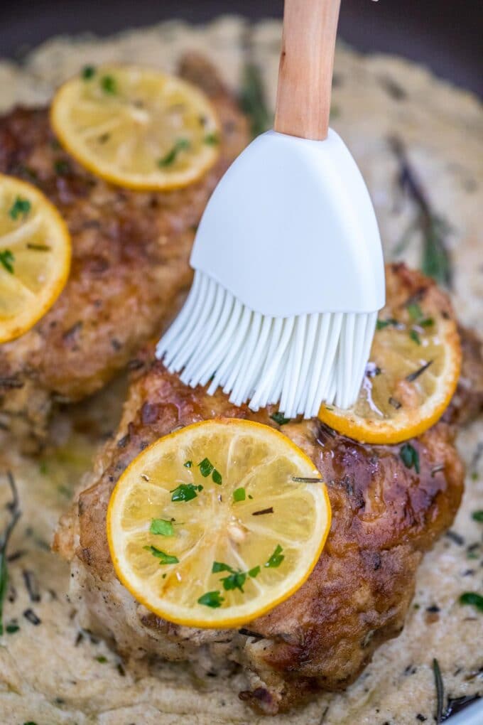 Image of one pan lemon pepper chicken dinner in creamy sauce