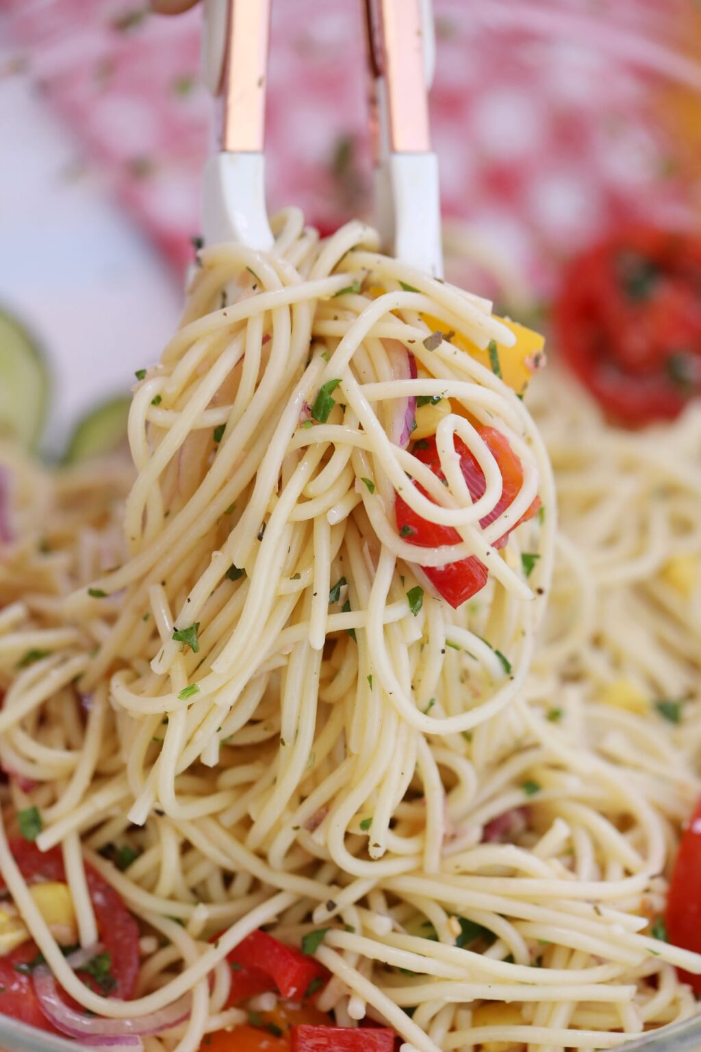 Cold Spaghetti Pasta Salad Recipe [video] - Sweet and Savory Meals