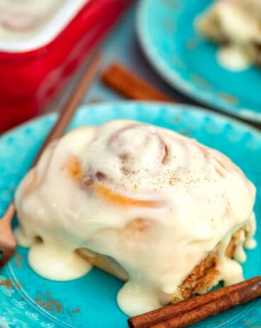 Fluffy Cinnamon Rolls with Cream Cheese Icing